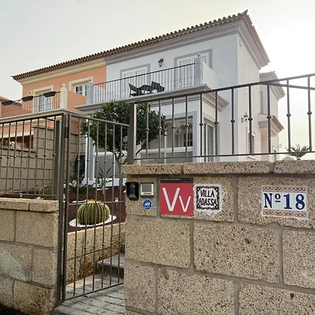 El Madroñal 18 *